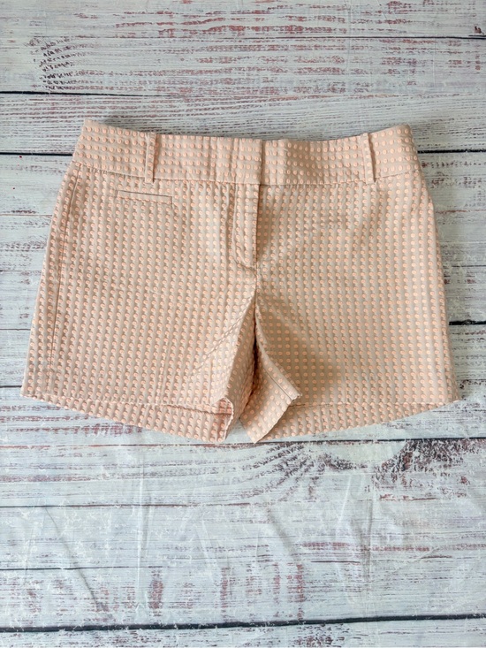 LOFT Pants - LOFT Women’s Textured Peach Shorts with Dots Size 6 4" Inseam Cream/Pink